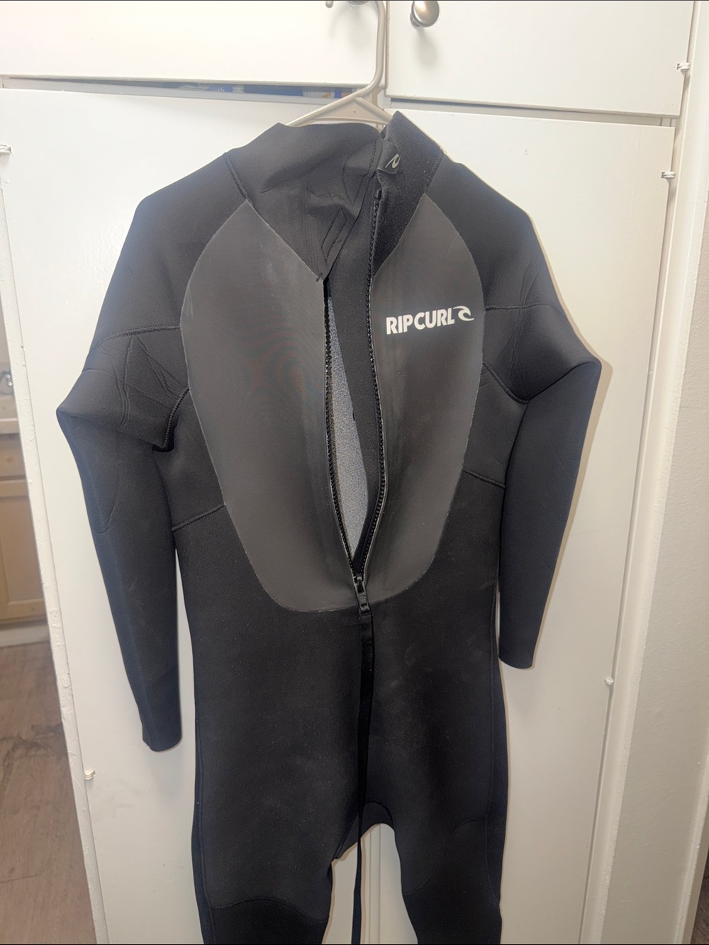 Rip Curl Black Full Chest-Zip Wetsuit size large